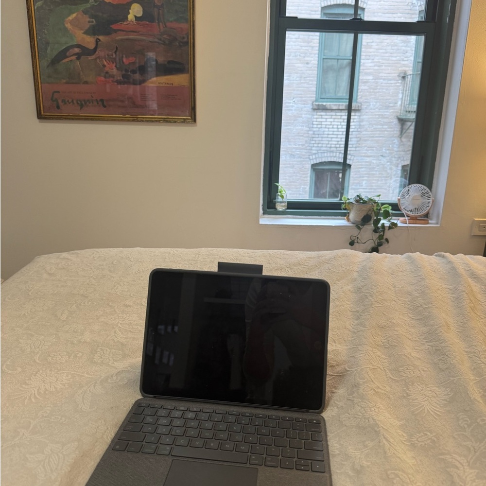 Apple iPad 10.2 inch (9th gen) with Gray LogitechKeyboard Case and Apple Pencil